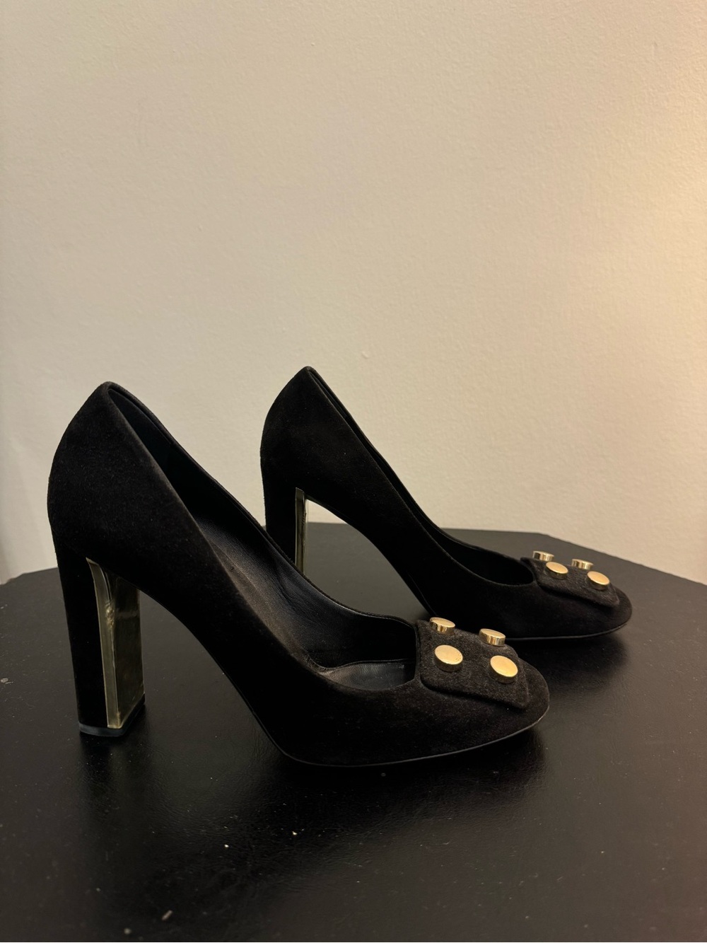 Gucci Vintage Black Suede Block Heels with Gold Button Detail - Picture 2 of 10